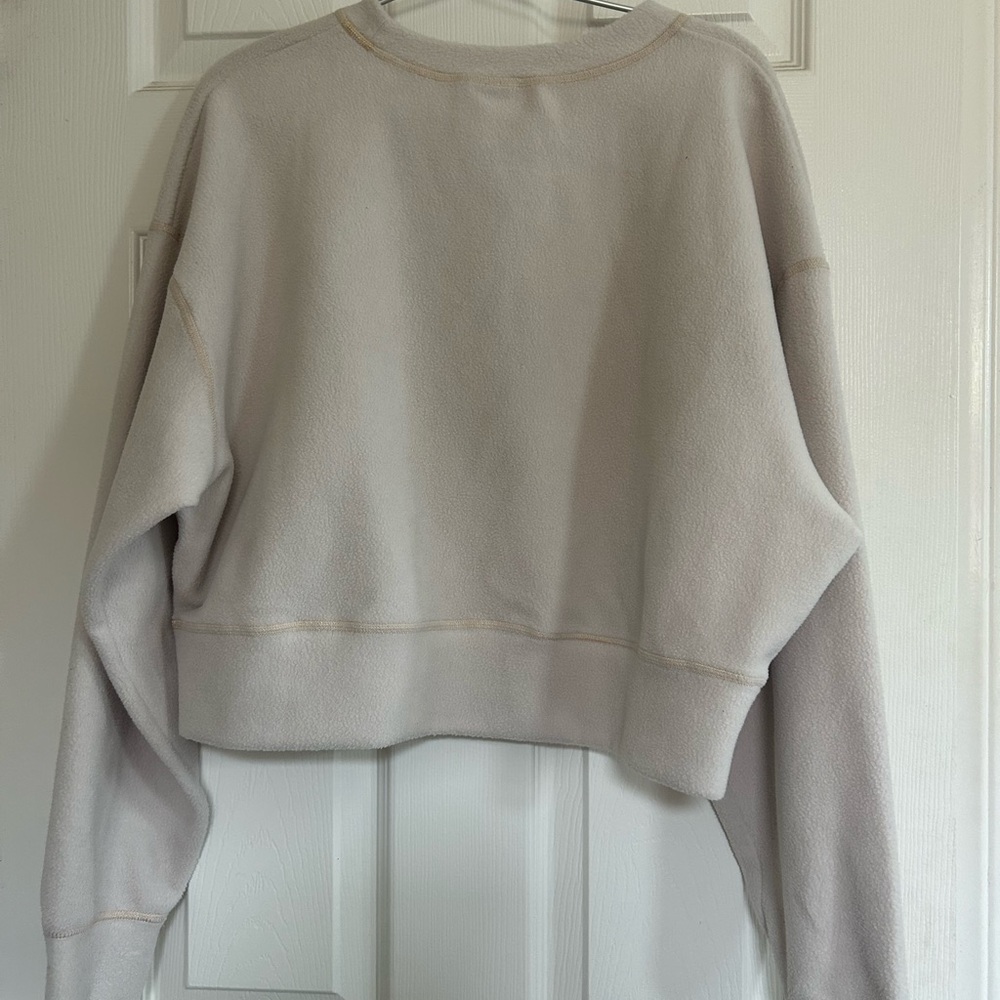 Nike cropped sweater size L